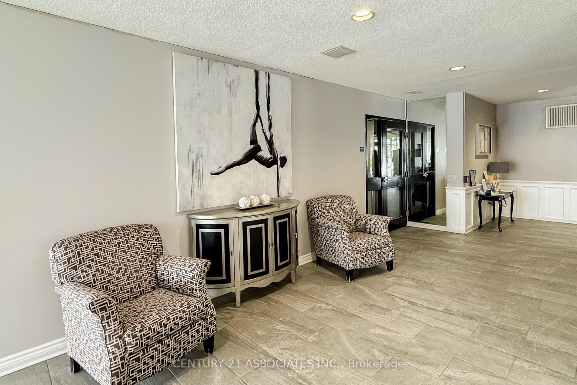 Photo 6 of Unit 805, 20 McFarlane Drive, Halton Hills, Georgetown — HOMEH