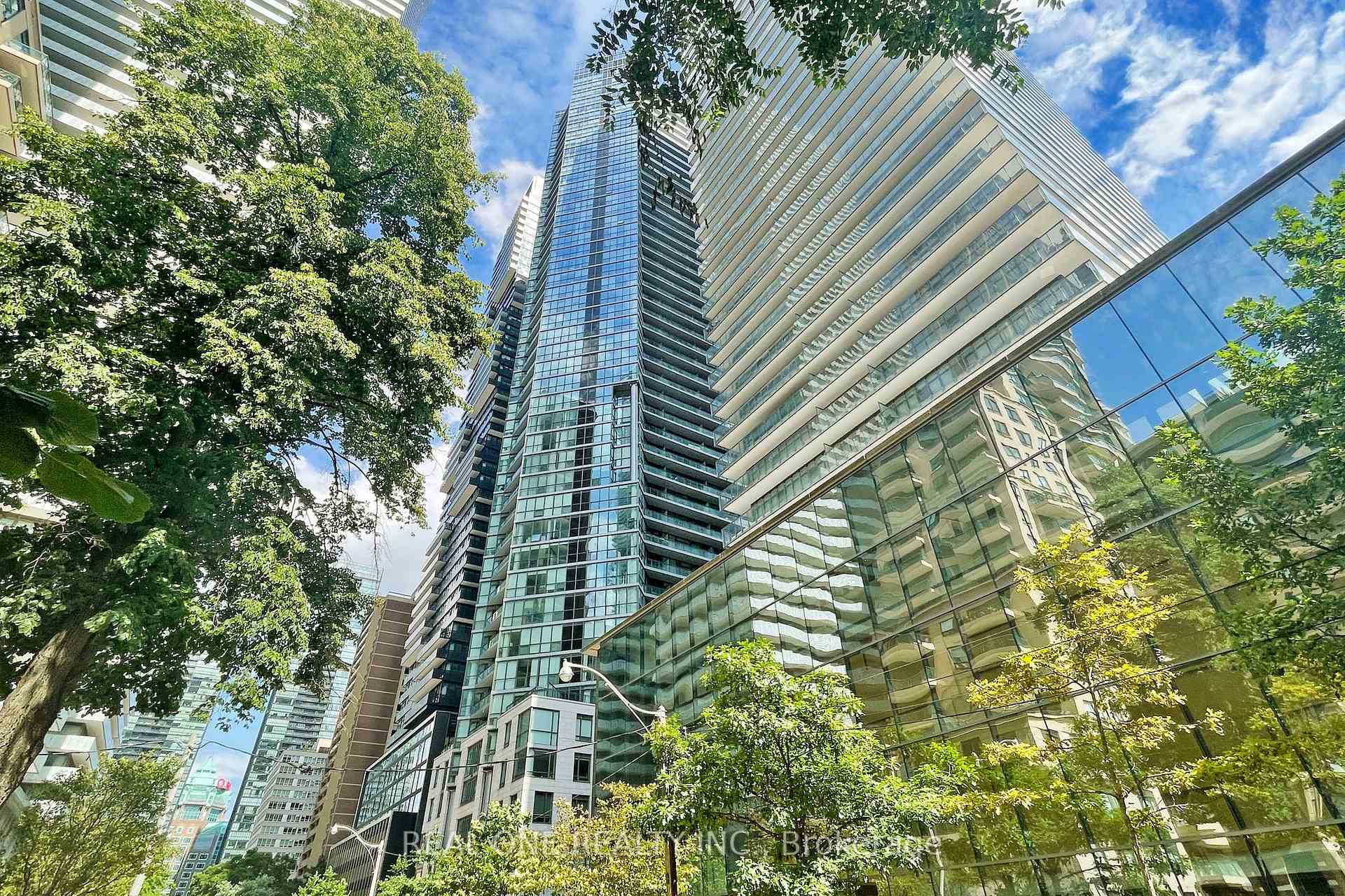 Front of Unit 1602, 45 Charles Street E