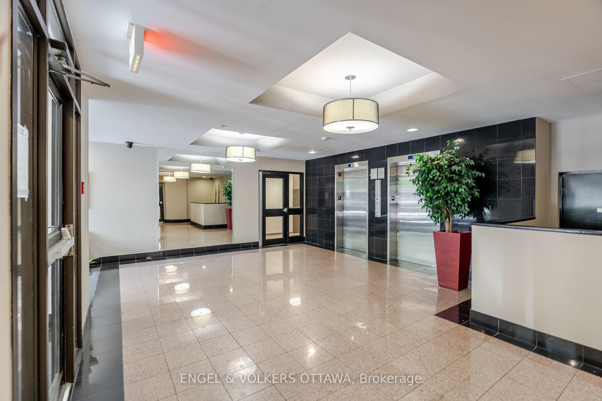 Photo 3 of Unit 401, 110 Forward Avenue, Ottawa, Mechanicsville — HOMEH