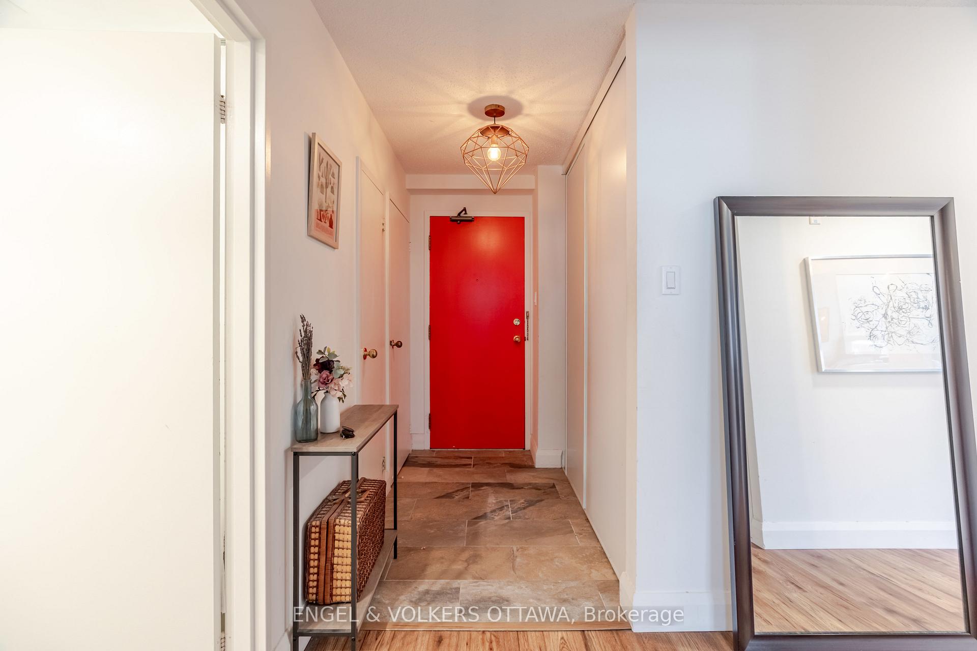 Photo 4 of Unit 401, 110 Forward Avenue, Ottawa, Mechanicsville — HOMEH