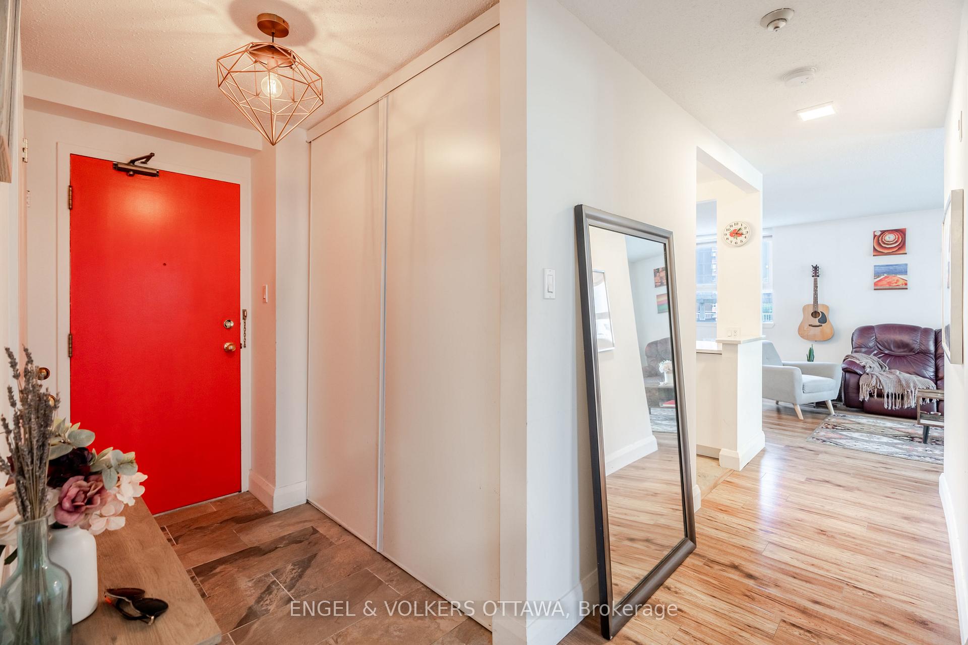 Photo 5 of Unit 401, 110 Forward Avenue, Ottawa, Mechanicsville — HOMEH
