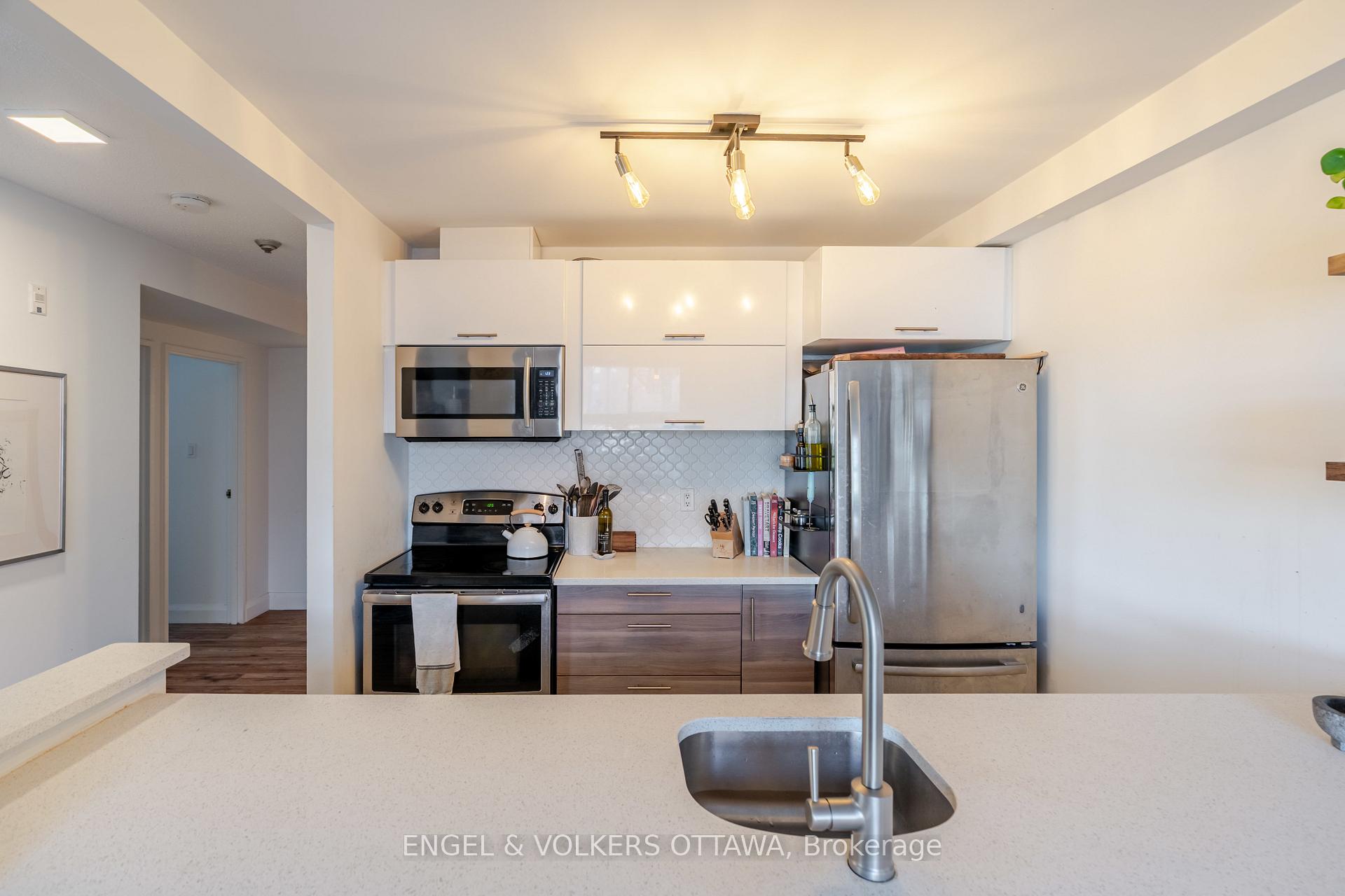 Photo 8 of Unit 401, 110 Forward Avenue, Ottawa, Mechanicsville — HOMEH