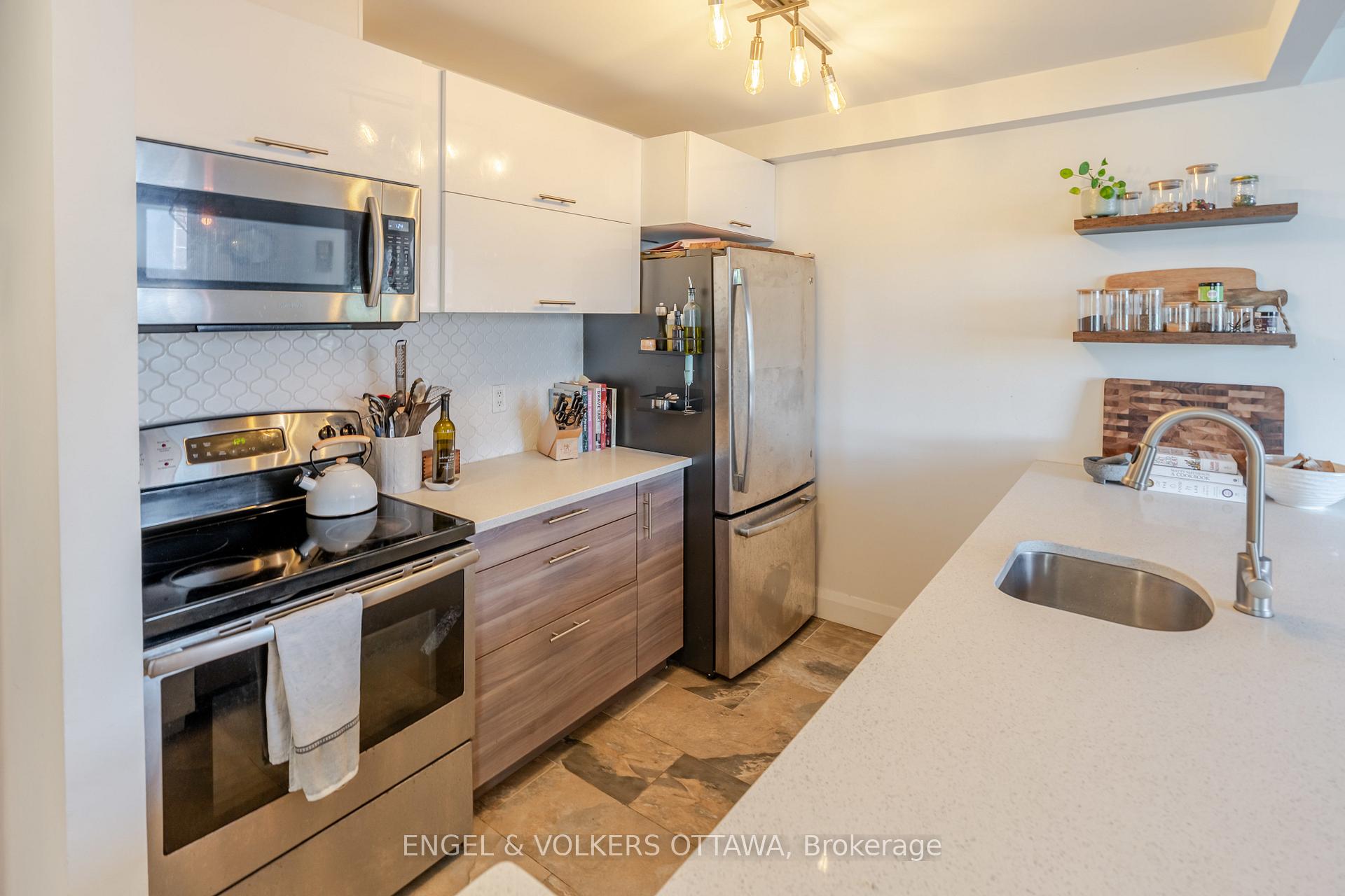 Photo 9 of Unit 401, 110 Forward Avenue, Ottawa, Mechanicsville — HOMEH