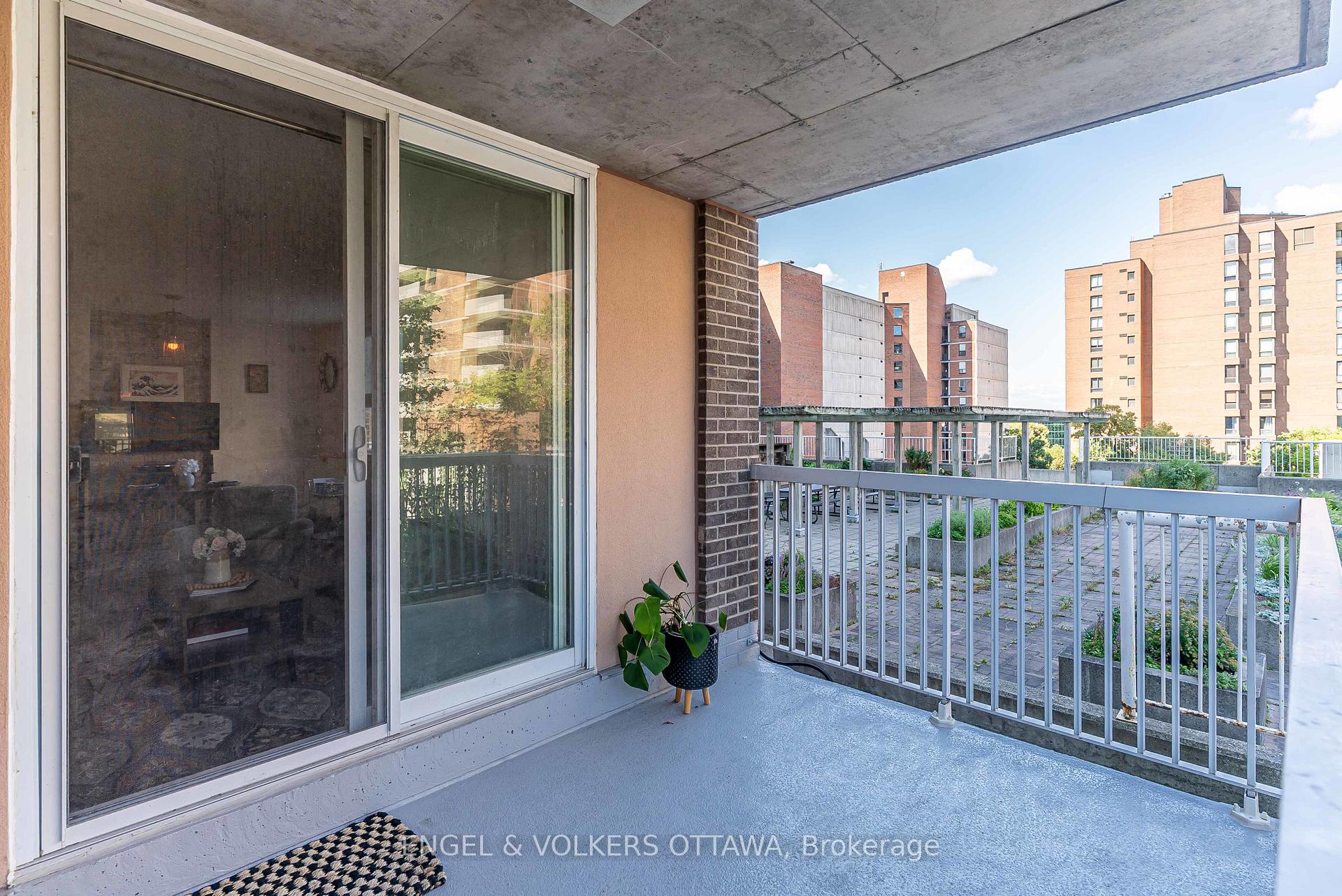 Photo 37 of Unit 401, 110 Forward Avenue, Ottawa, Mechanicsville — HOMEH