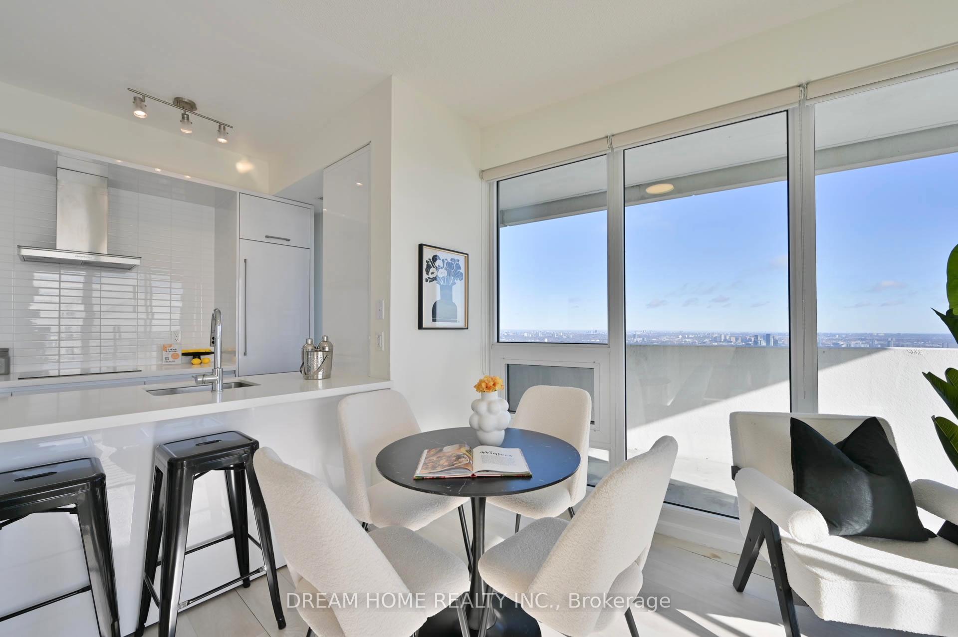 Photo 10 of Unit 5303, 2221 Yonge Street, Toronto, Mount Pleasant East — HOMEH