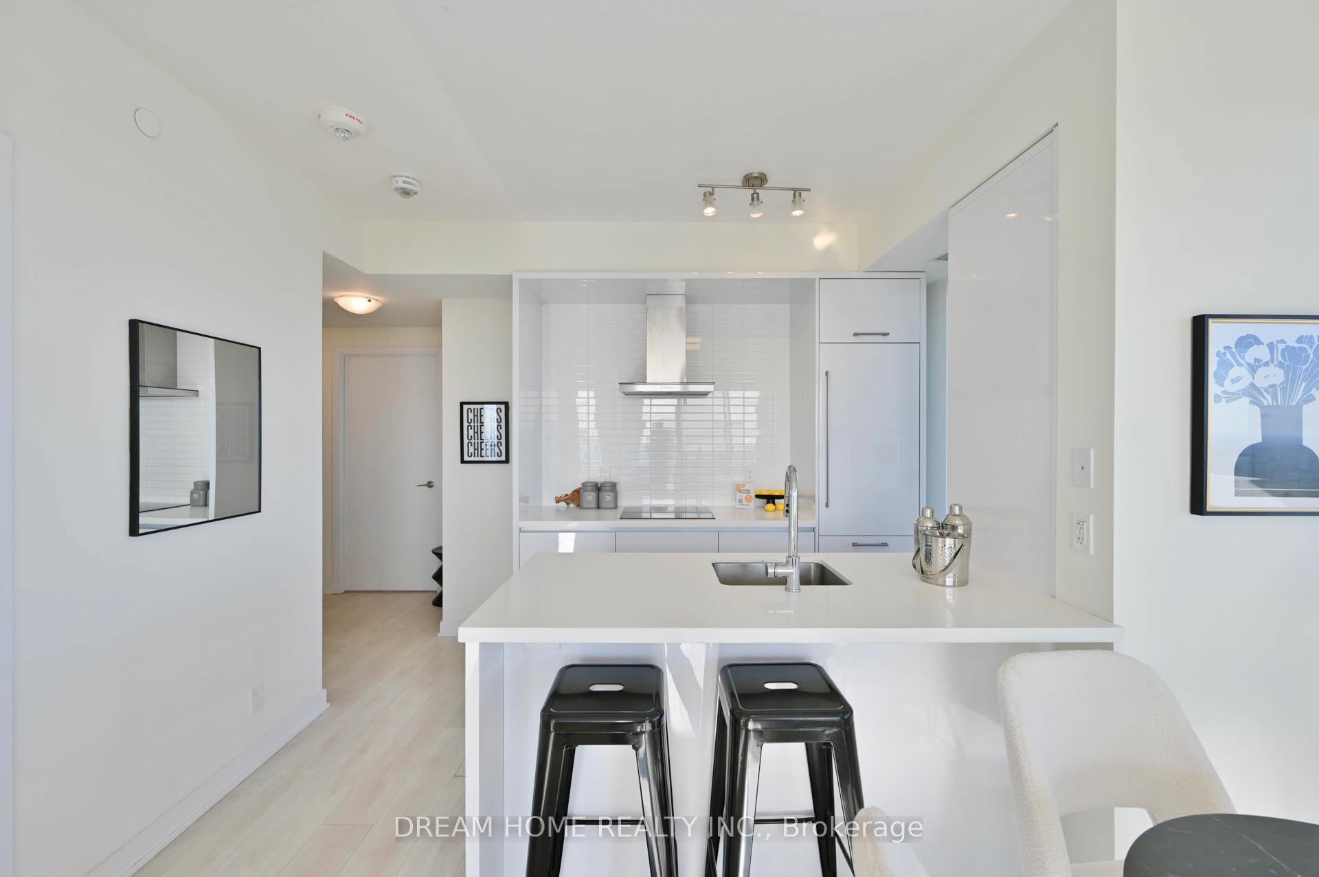 Photo 13 of Unit 5303, 2221 Yonge Street, Toronto, Mount Pleasant East — HOMEH
