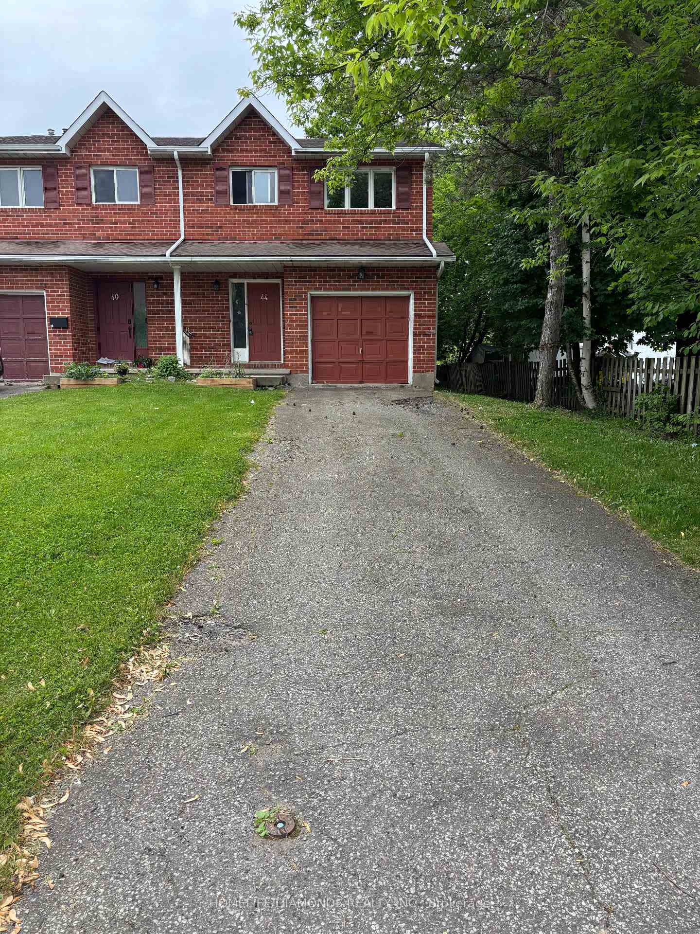 Front of 44 Nelson Trail