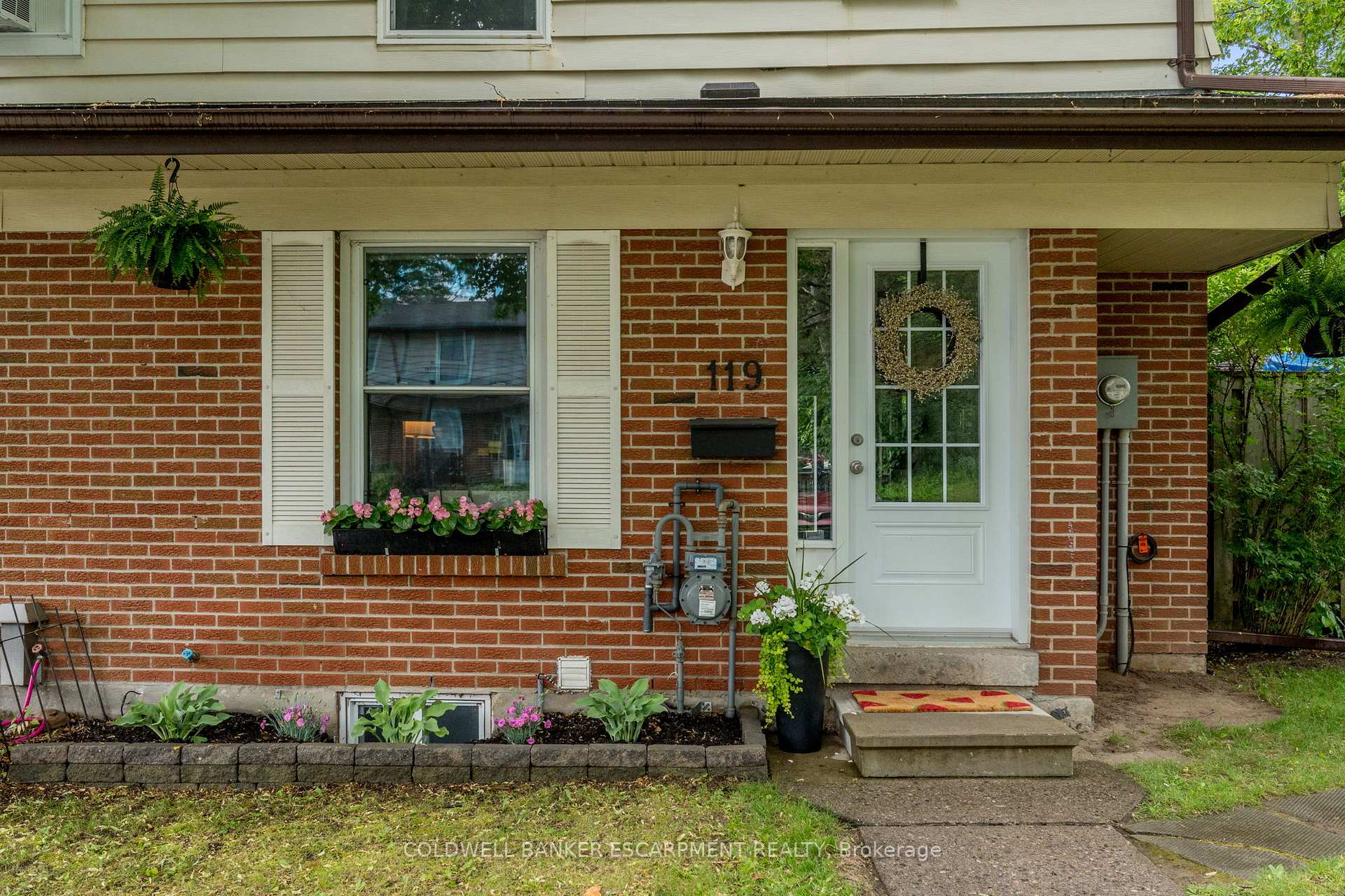 Photo 7 of 119 Kingham Road, Halton Hills, Acton — HOMEH