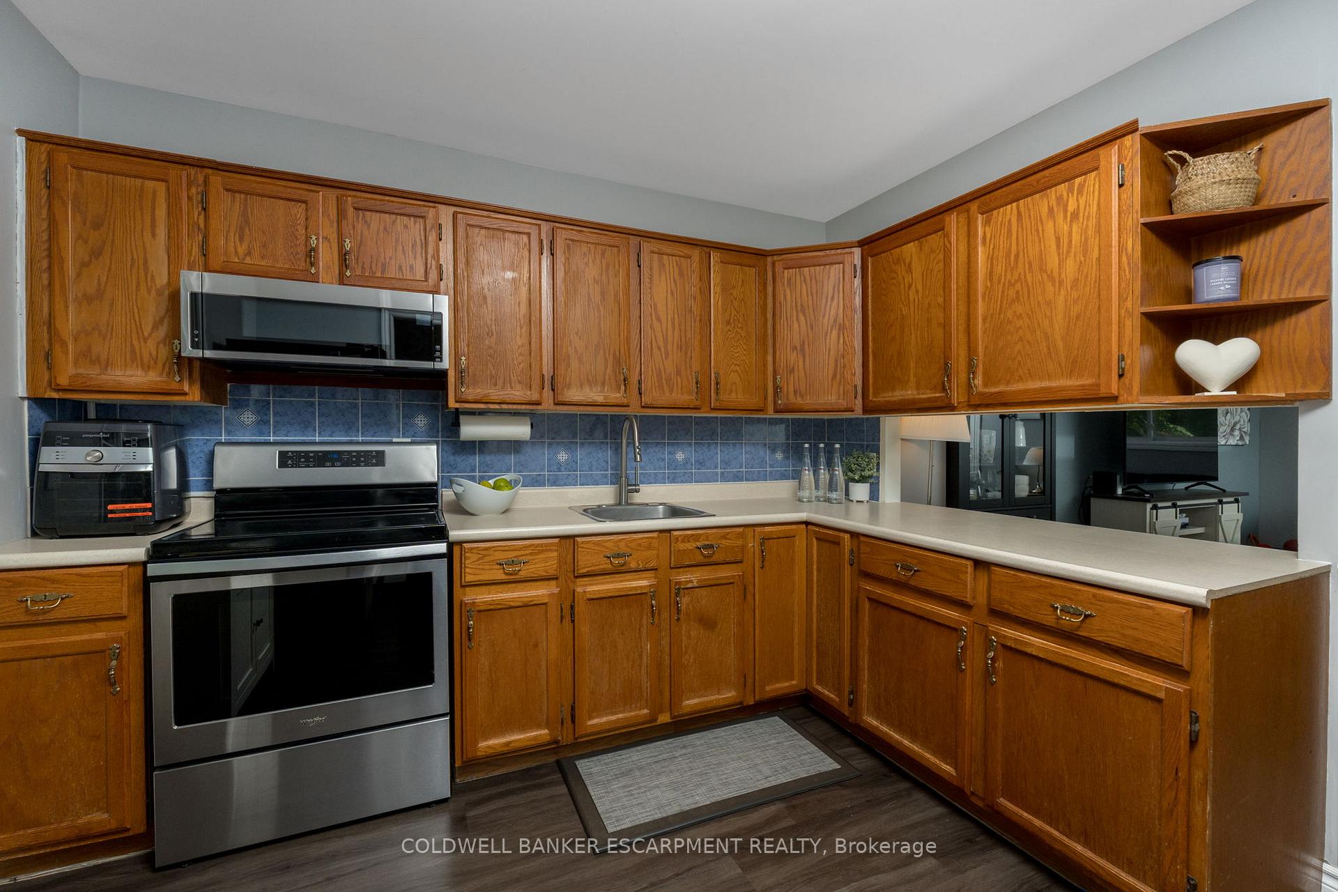 Photo 11 of 119 Kingham Road, Halton Hills, Acton — HOMEH