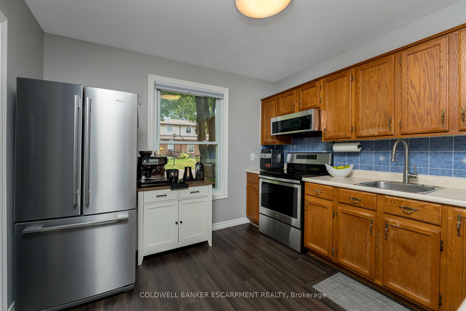 Photo 5 of 119 Kingham Road, Halton Hills, Acton — HOMEH