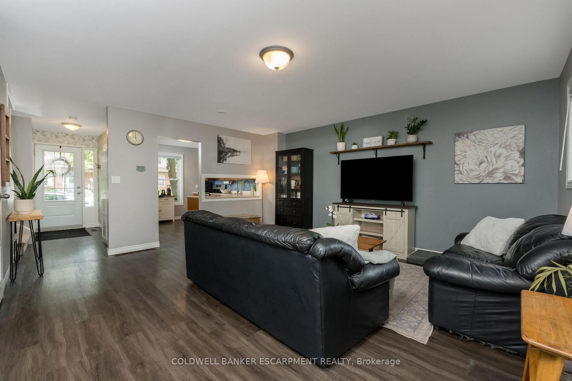 Photo 12 of 119 Kingham Road, Halton Hills, Acton — HOMEH