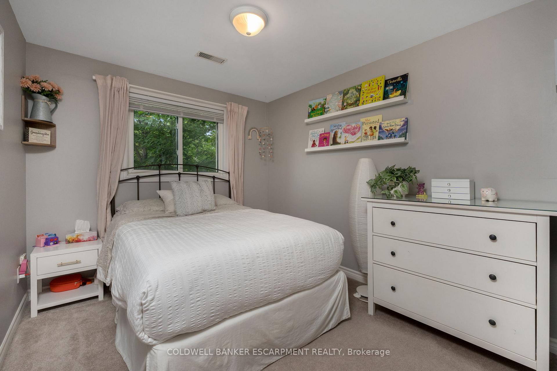 Photo 9 of 119 Kingham Road, Halton Hills, Acton — HOMEH
