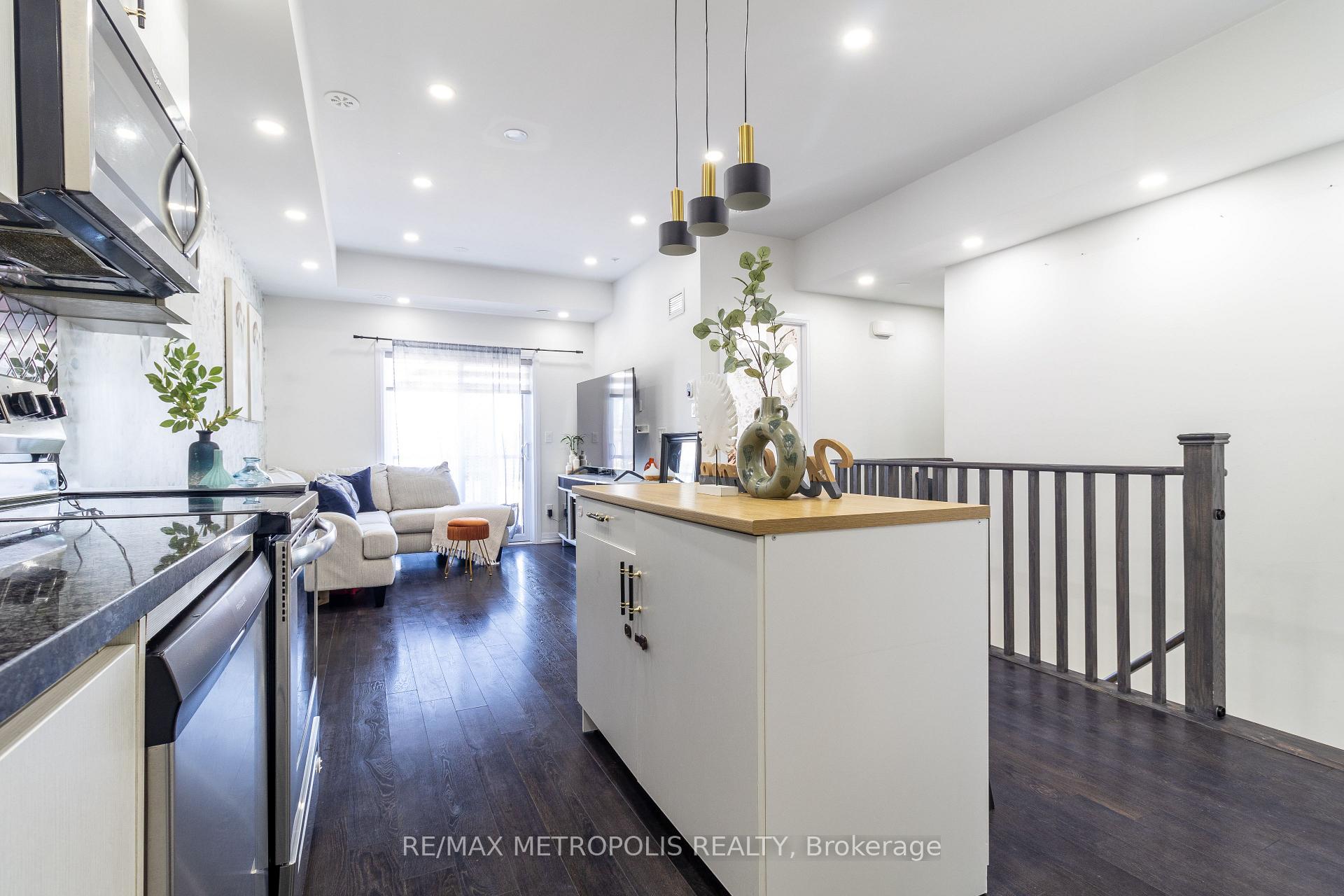 Photo 3 of Unit 312, 2635 William Jackson Drive, Pickering, Duffin Heights — HOMEH