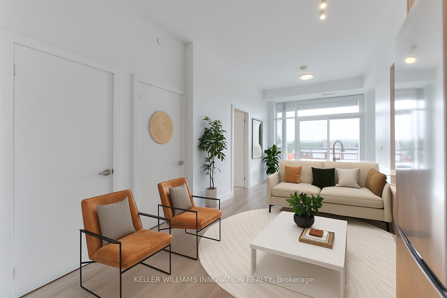 Front of Unit 404, 607 King Street W