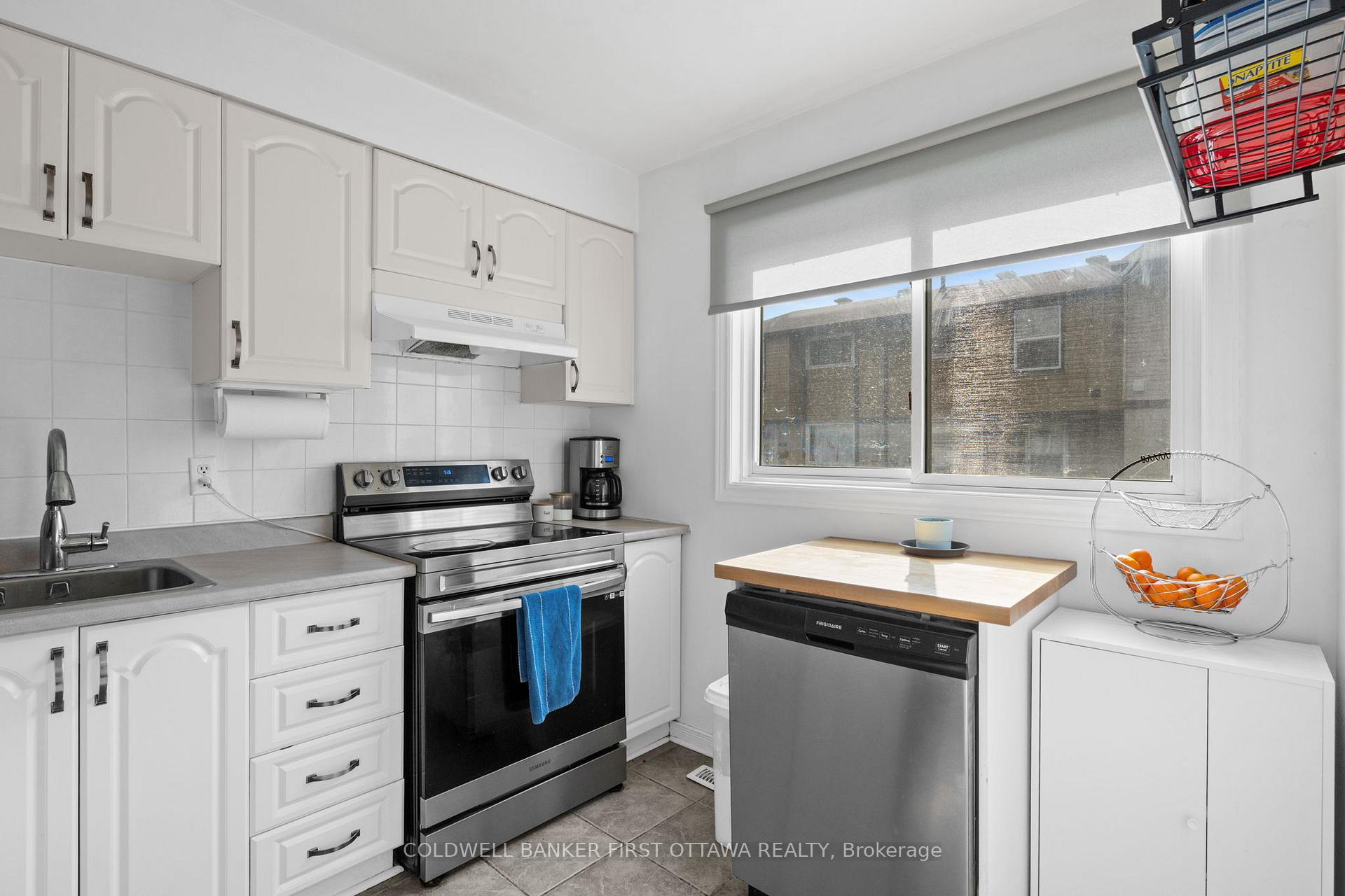 Photo 8 of Unit 52, 2570 Southvale Crescent, Ottawa, Sheffield Glen/Industrial Park — HOMEH