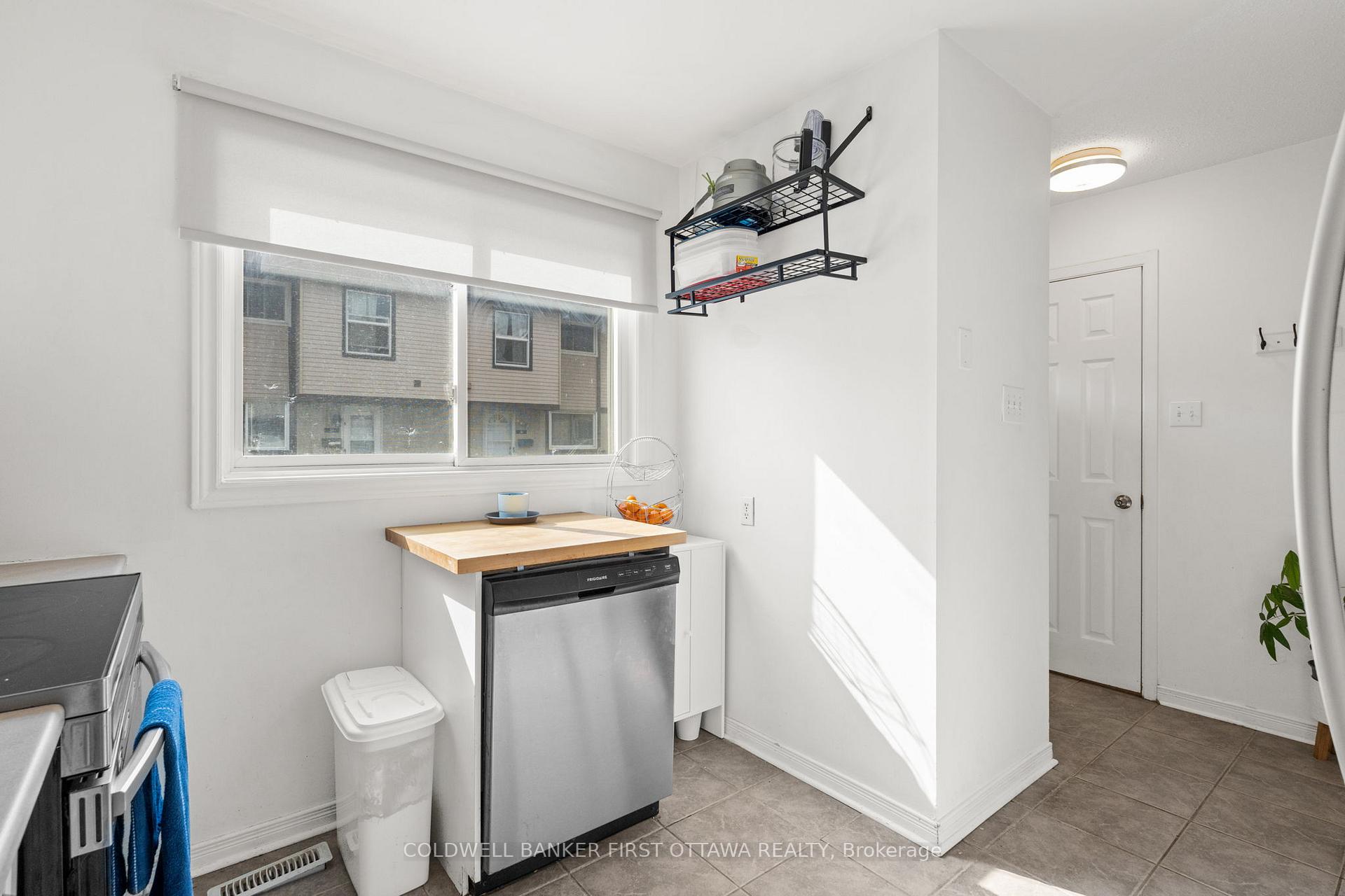 Photo 10 of Unit 52, 2570 Southvale Crescent, Ottawa, Sheffield Glen/Industrial Park — HOMEH