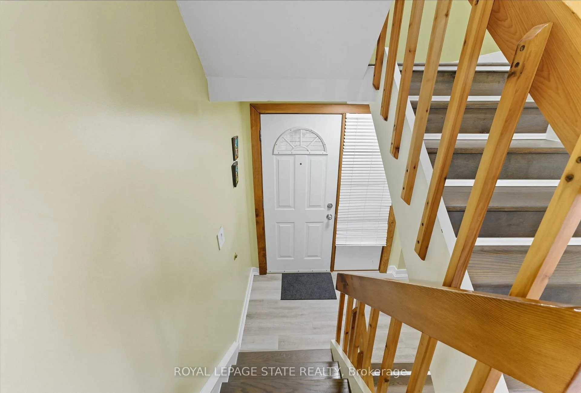 Photo 3 of Unit 6, 1300 Upper Ottawa Street, Hamilton, Quinndale — HOMEH