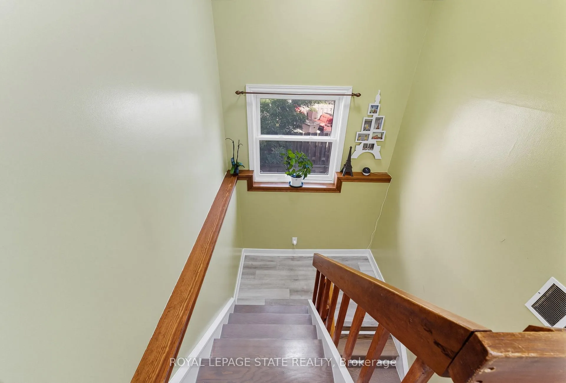 Photo 15 of Unit 6, 1300 Upper Ottawa Street, Hamilton, Quinndale — HOMEH