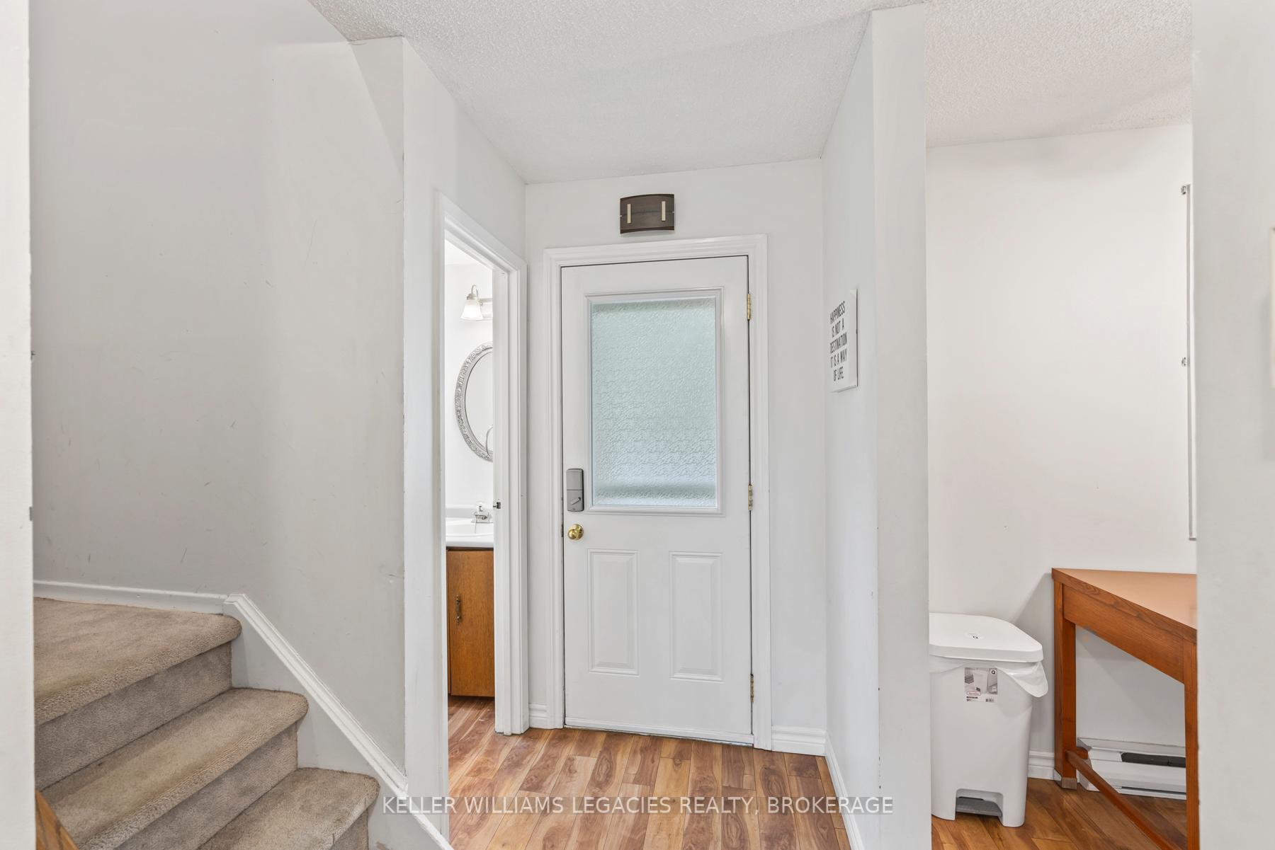 Photo 4 of 11-19 Macpherson Avenue, Kingston, Central City West — HOMEH