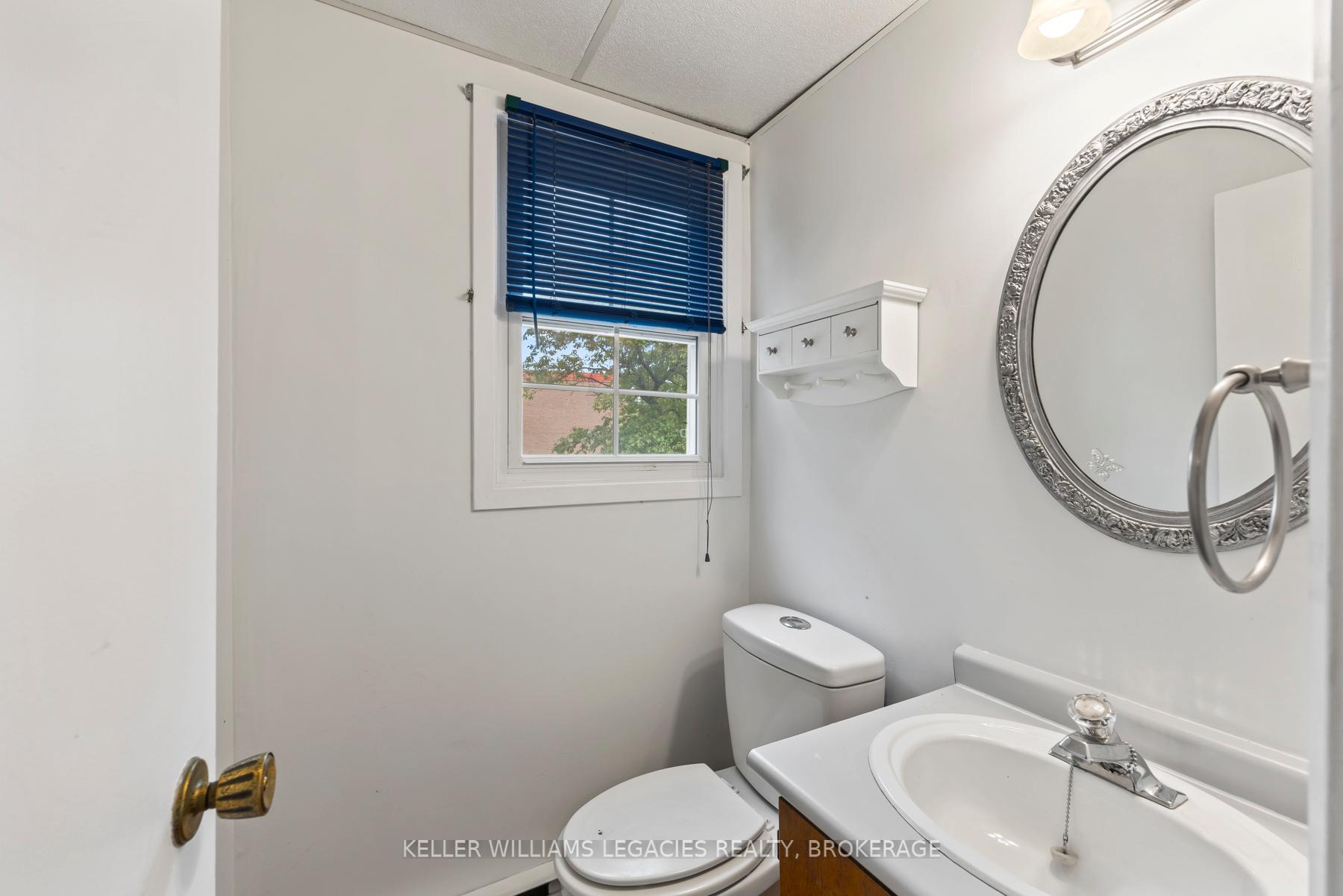 Photo 5 of 11-19 Macpherson Avenue, Kingston, Central City West — HOMEH