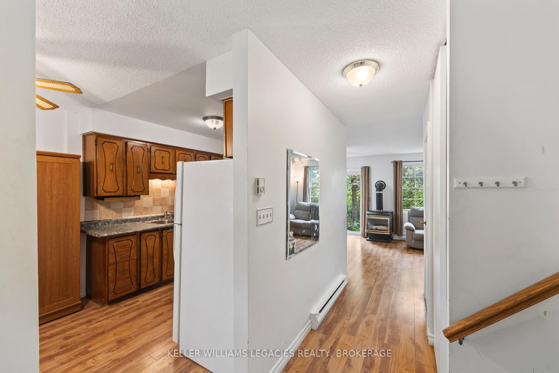 Photo 6 of 11-19 Macpherson Avenue, Kingston, Central City West — HOMEH