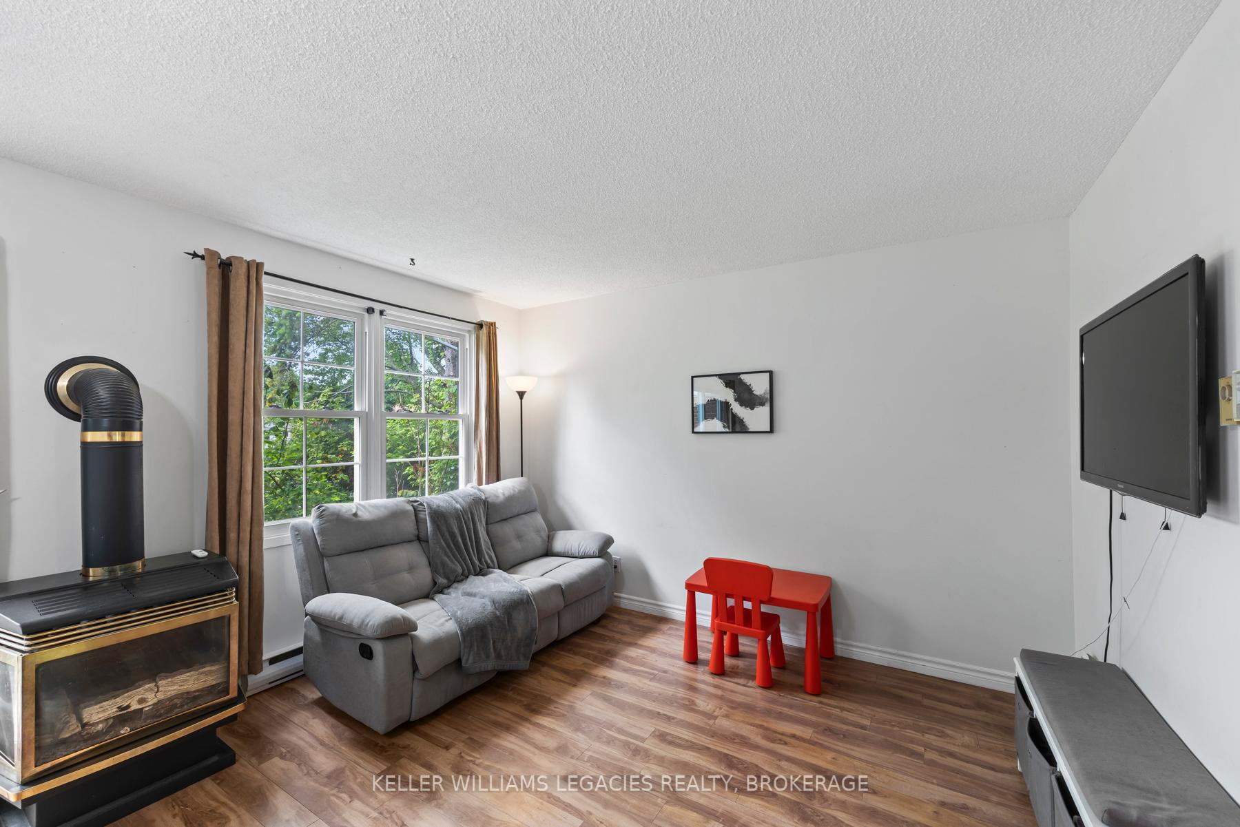 Photo 9 of 11-19 Macpherson Avenue, Kingston, Central City West — HOMEH