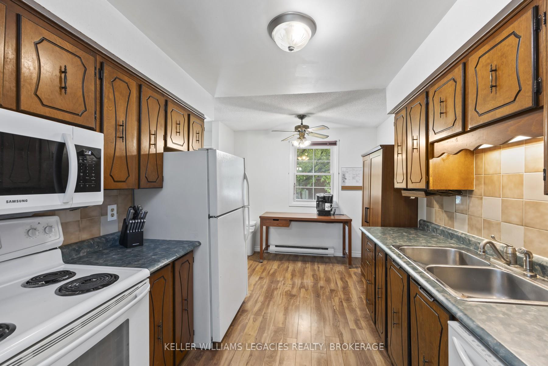 Photo 13 of 11-19 Macpherson Avenue, Kingston, Central City West — HOMEH