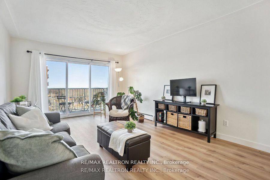 Photo 5 of Unit 605, 10 Woodman Drive S, Hamilton, Corman — HOMEH