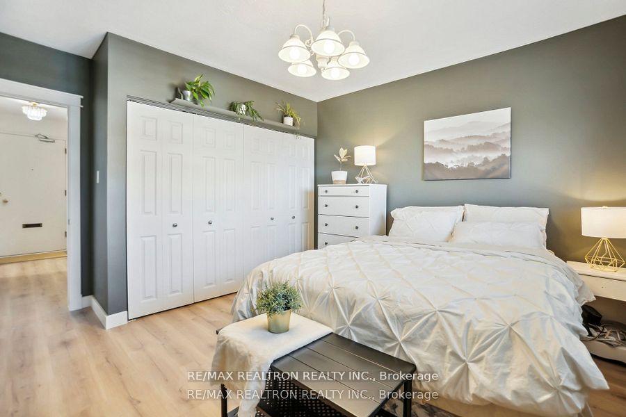 Photo 10 of Unit 605, 10 Woodman Drive S, Hamilton, Corman — HOMEH