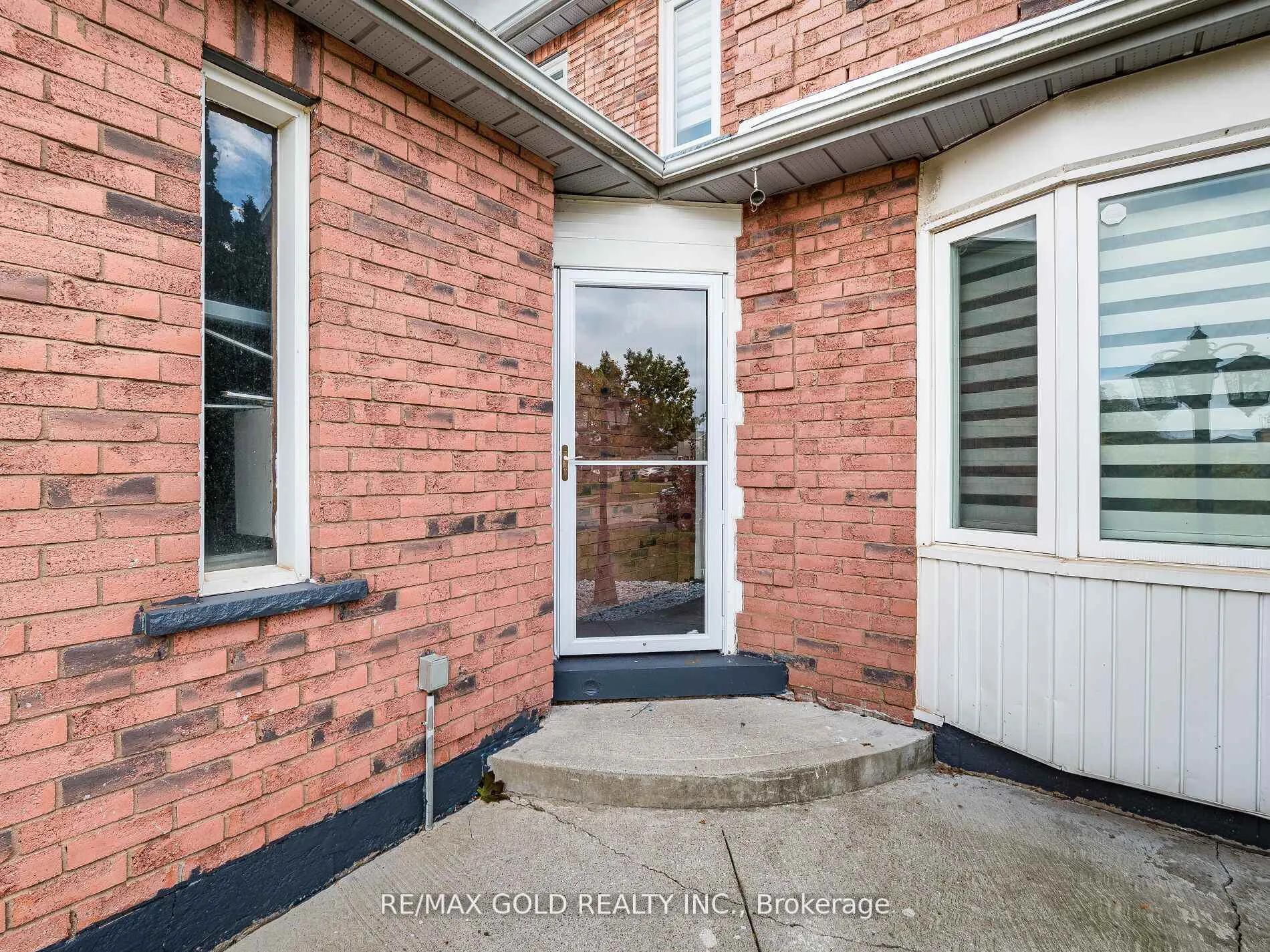 Photo 7 of 3 Hawkway Court, Brampton, Fletcher's West — HOMEH