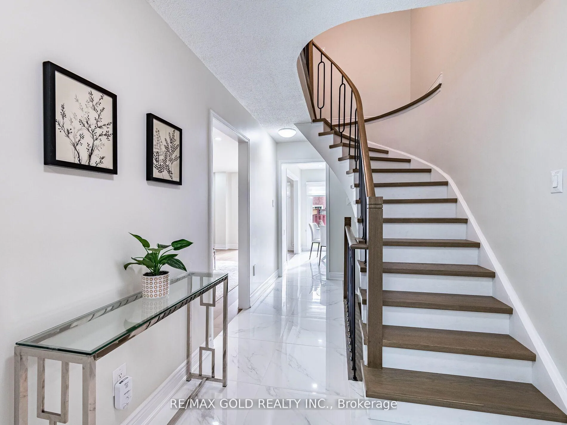 Photo 10 of 3 Hawkway Court, Brampton, Fletcher's West — HOMEH