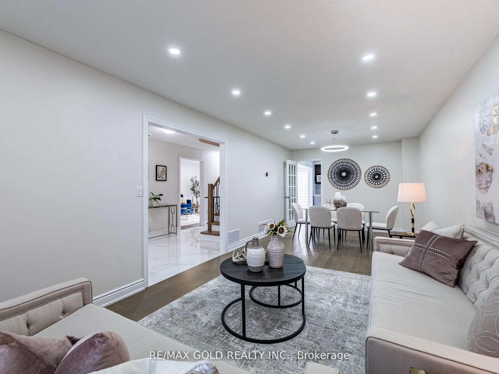 Photo 11 of 3 Hawkway Court, Brampton, Fletcher's West — HOMEH