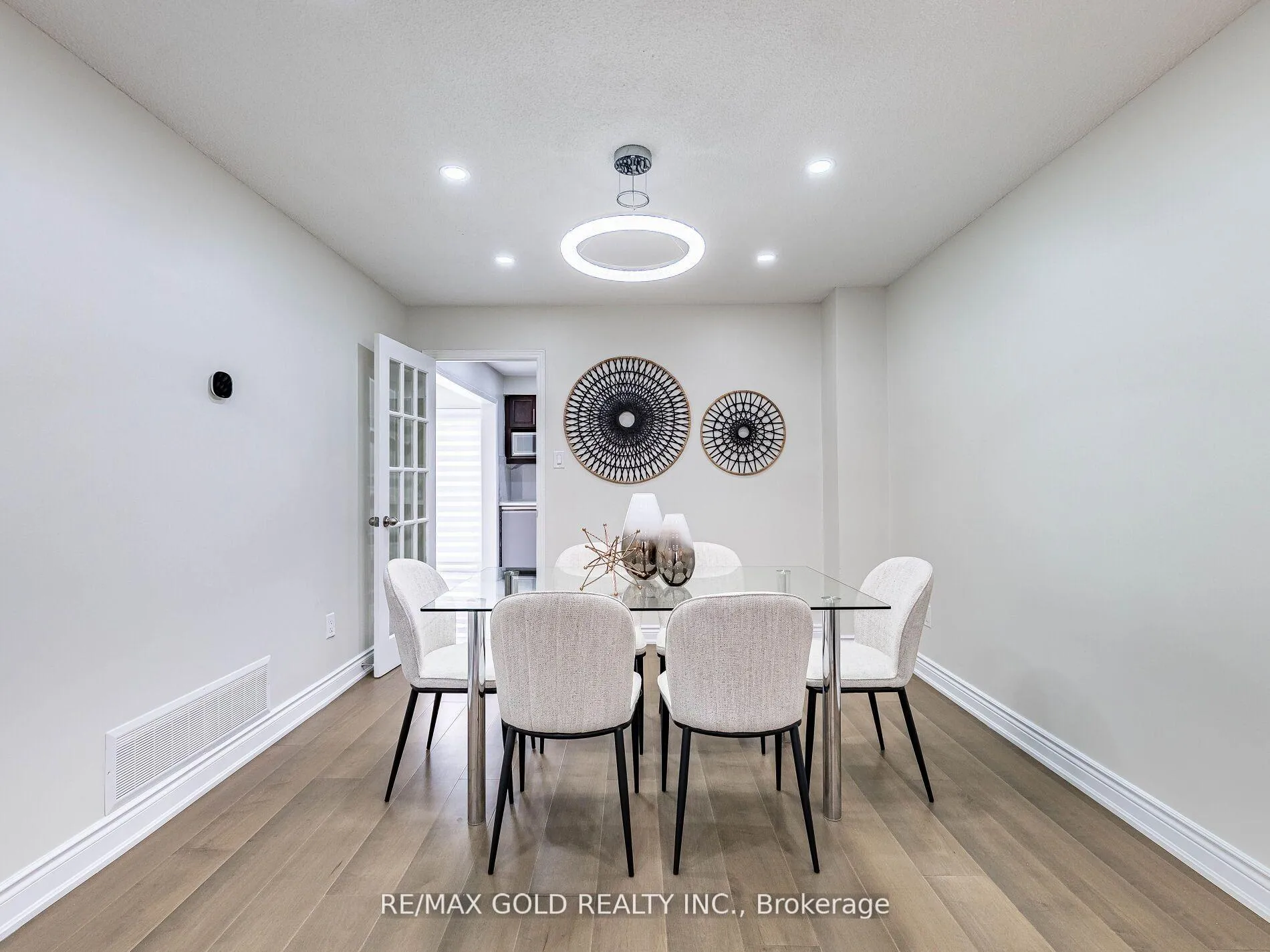 Photo 13 of 3 Hawkway Court, Brampton, Fletcher's West — HOMEH