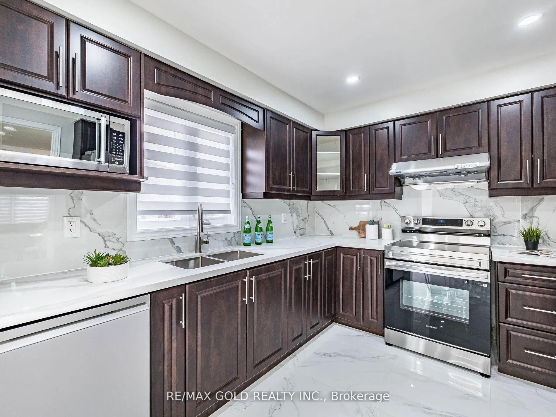 Photo 16 of 3 Hawkway Court, Brampton, Fletcher's West — HOMEH