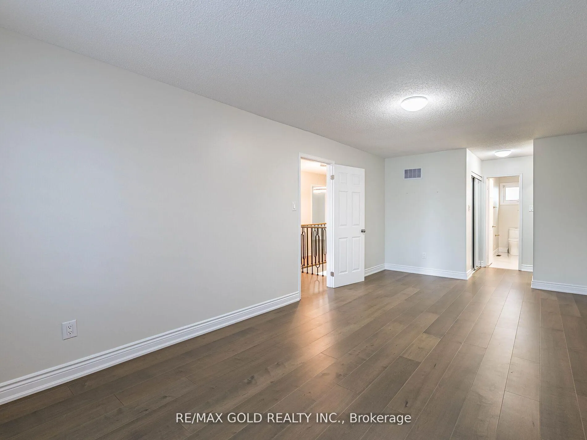 Photo 24 of 3 Hawkway Court, Brampton, Fletcher's West — HOMEH