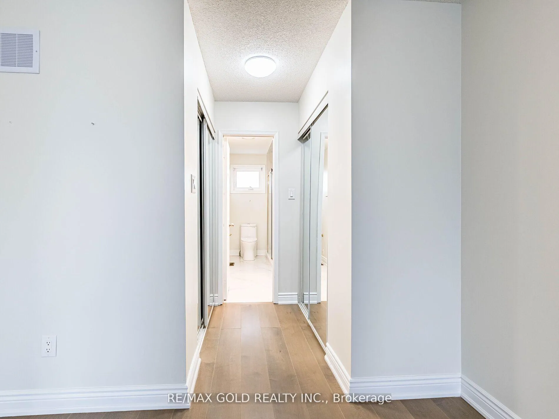 Photo 25 of 3 Hawkway Court, Brampton, Fletcher's West — HOMEH