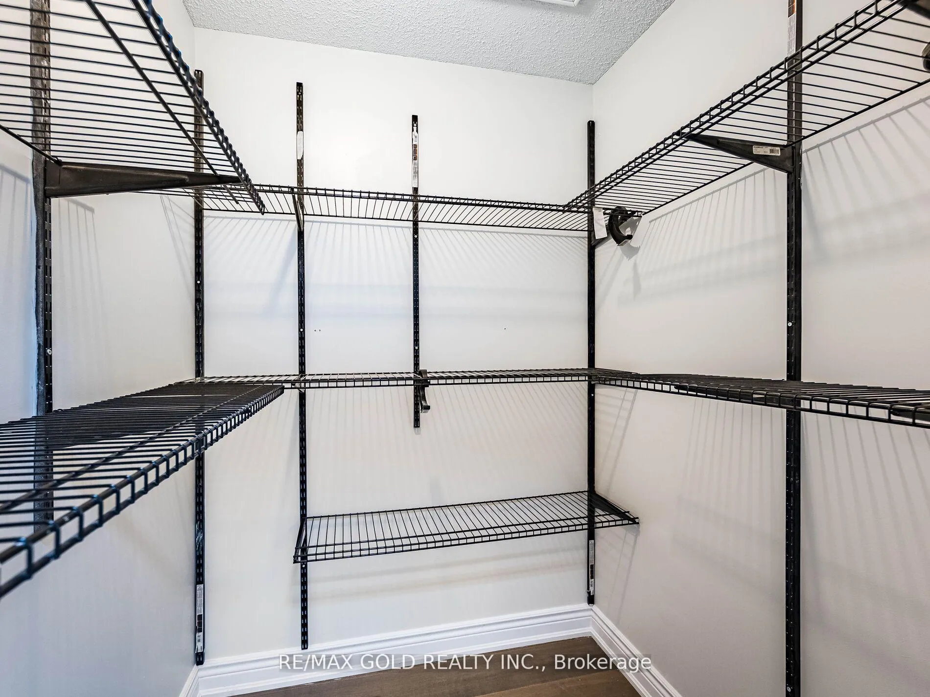 Photo 26 of 3 Hawkway Court, Brampton, Fletcher's West — HOMEH