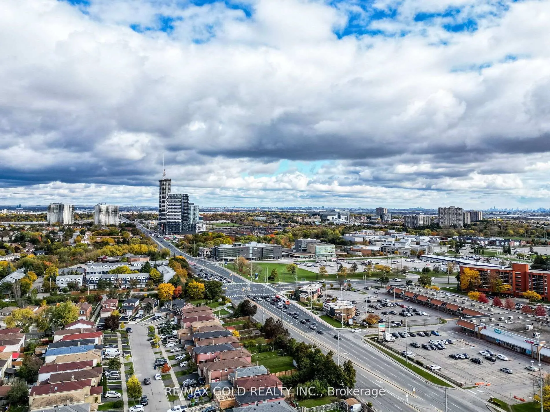 Photo 45 of 3 Hawkway Court, Brampton, Fletcher's West — HOMEH