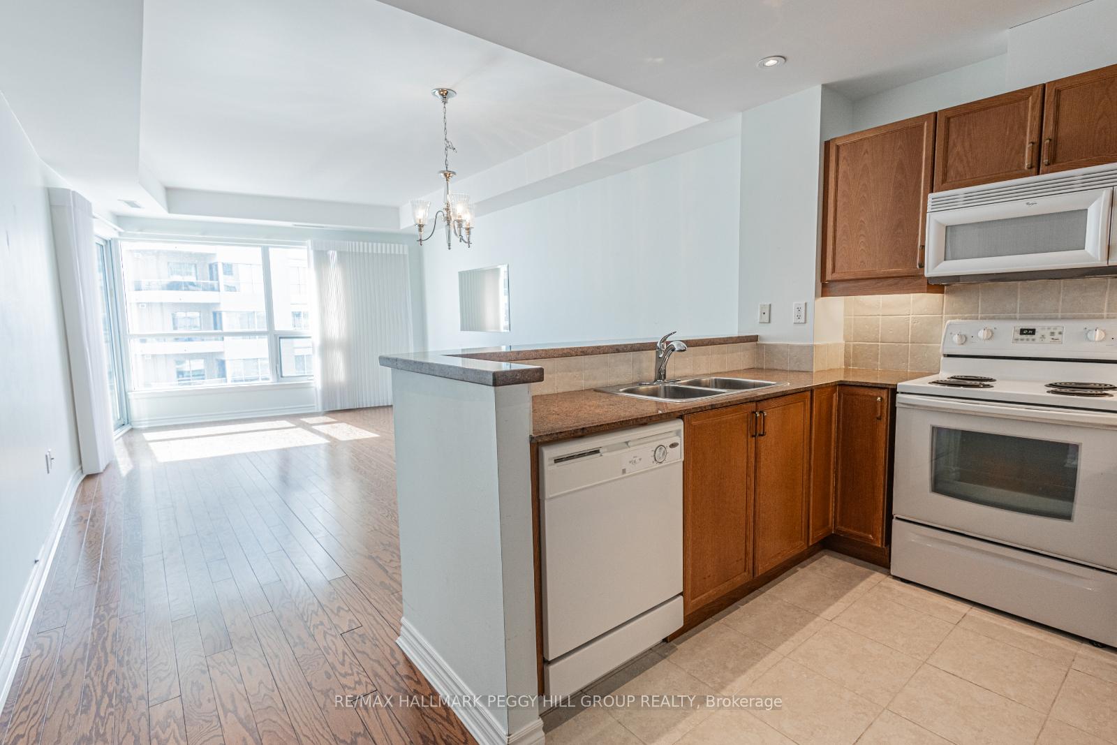 Photo 7 of Unit 1105, 6 Toronto Street, Barrie, Lakeshore — HOMEH