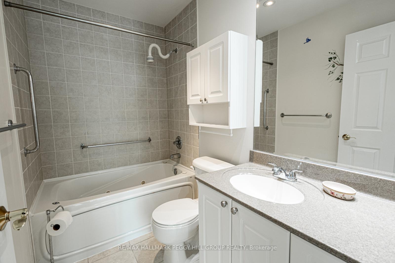 Photo 10 of Unit 1105, 6 Toronto Street, Barrie, Lakeshore — HOMEH
