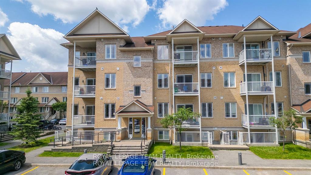 Photo 2 of Unit 4, 236 Paseo Private, Ottawa, Centrepointe — HOMEH