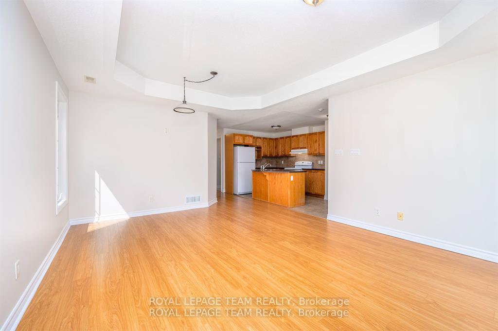 Photo 5 of Unit 4, 236 Paseo Private, Ottawa, Centrepointe — HOMEH