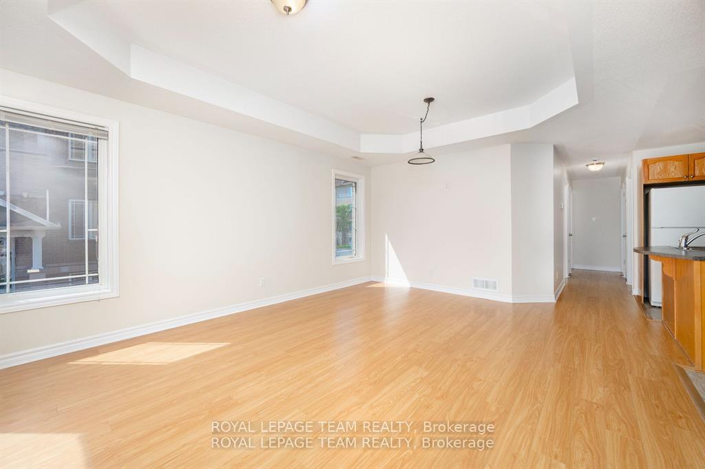 Photo 7 of Unit 4, 236 Paseo Private, Ottawa, Centrepointe — HOMEH