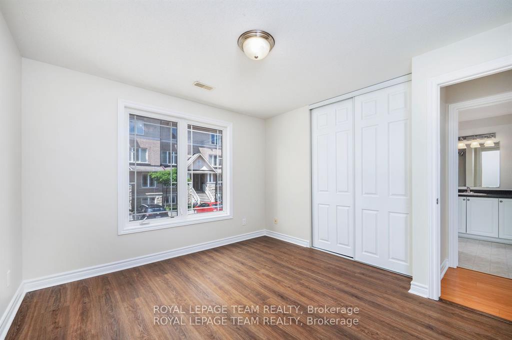 Photo 14 of Unit 4, 236 Paseo Private, Ottawa, Centrepointe — HOMEH