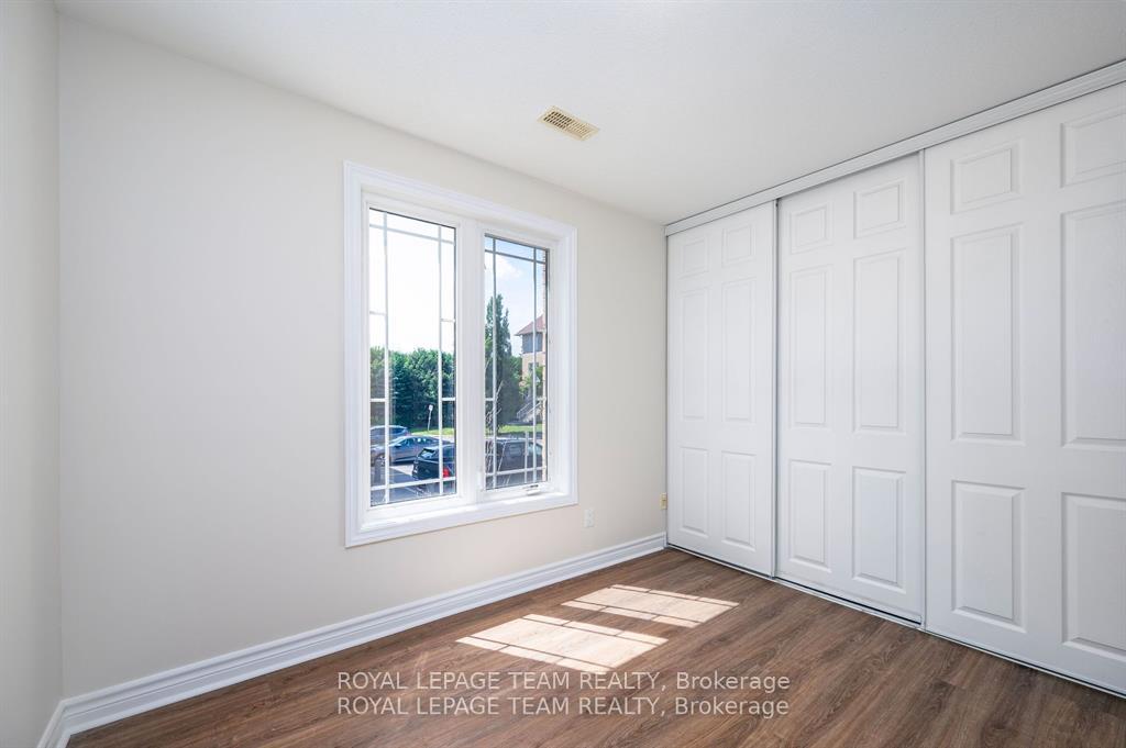 Photo 16 of Unit 4, 236 Paseo Private, Ottawa, Centrepointe — HOMEH