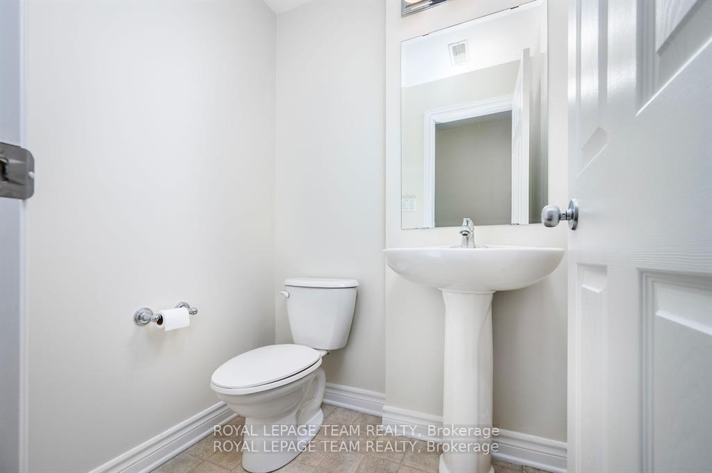 Photo 19 of Unit 4, 236 Paseo Private, Ottawa, Centrepointe — HOMEH