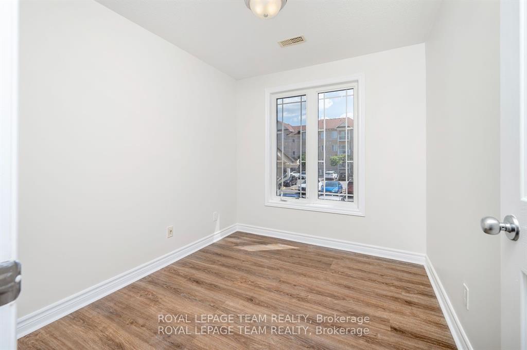Photo 21 of Unit 4, 236 Paseo Private, Ottawa, Centrepointe — HOMEH