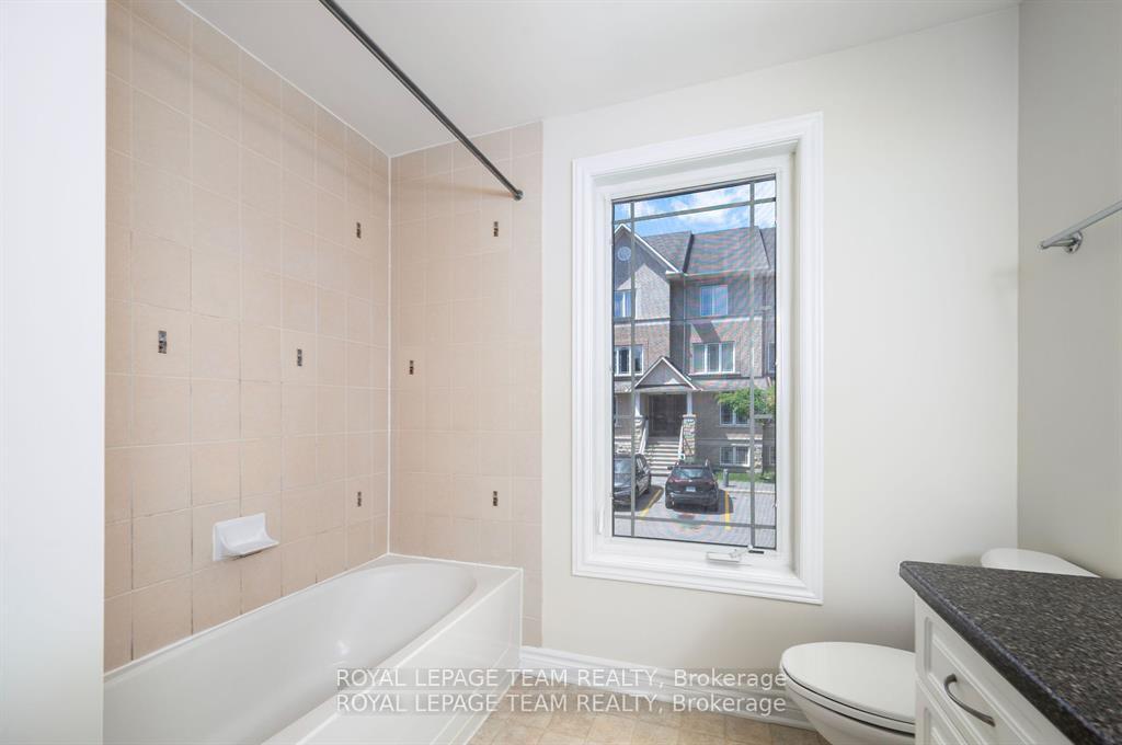 Photo 23 of Unit 4, 236 Paseo Private, Ottawa, Centrepointe — HOMEH