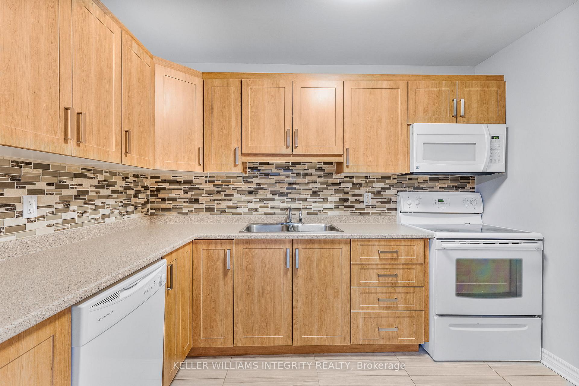 Photo 12 of Unit 4, 6581 Colony Square, Ottawa, Convent Glen North — HOMEH