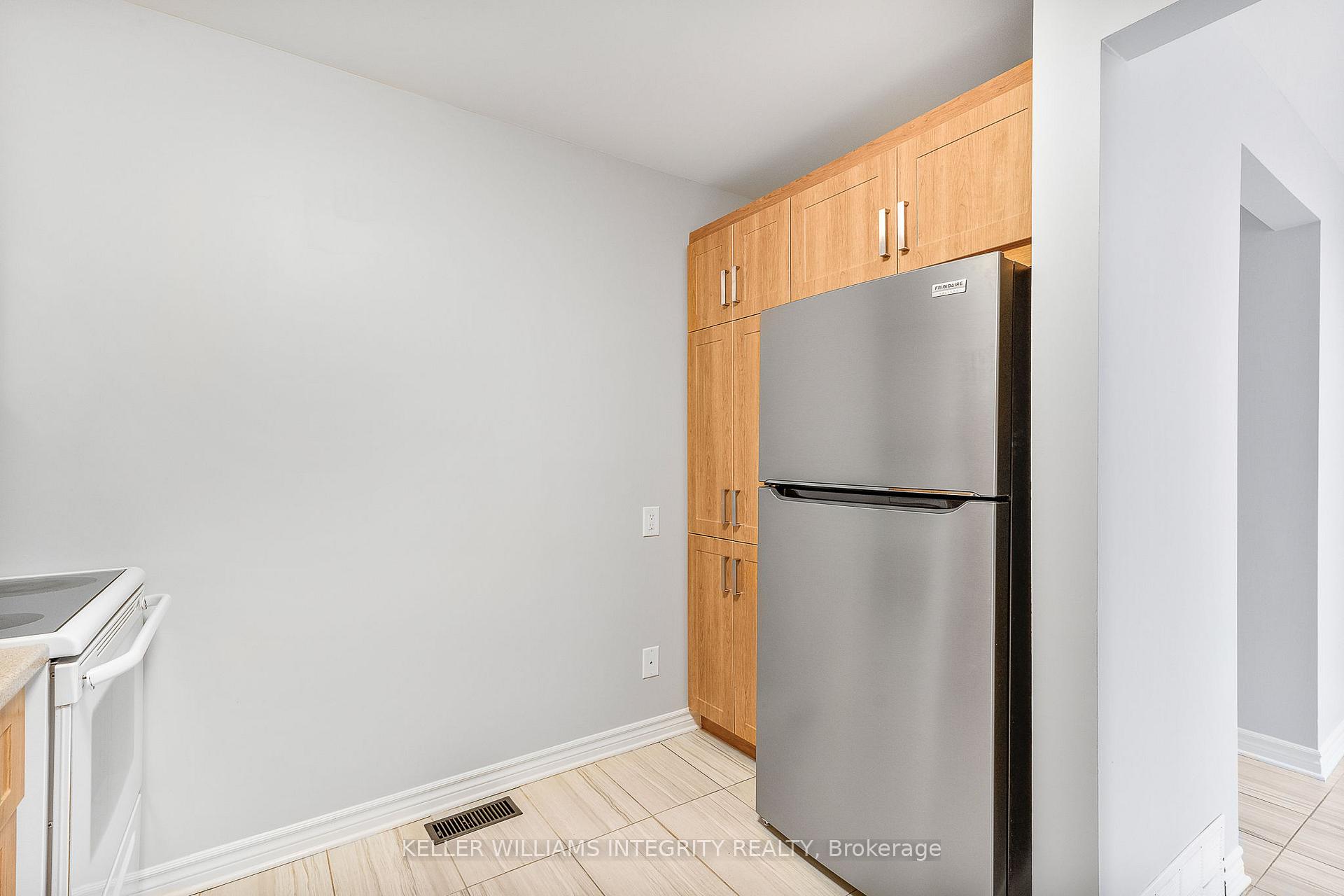 Photo 13 of Unit 4, 6581 Colony Square, Ottawa, Convent Glen North — HOMEH